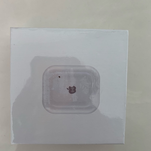 AirPod Wireless Charger - Picture 2 of 3